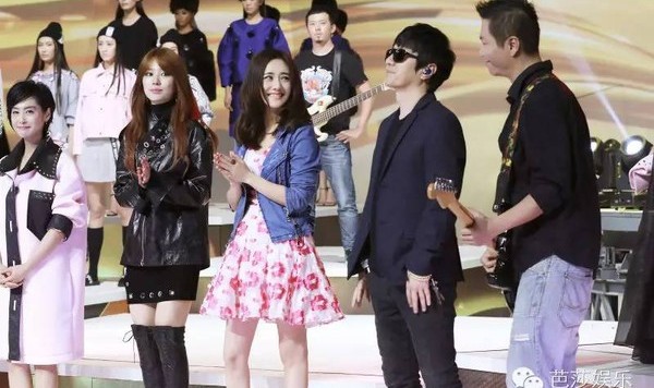 当刘芸的热辣遇上郑钧的冷酷，这样的爱情温度刚刚好！