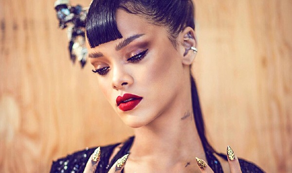 Rihanna生日快乐，不想做设计师的歌手不是好超模