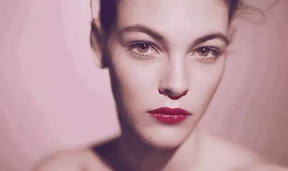 美不过3秒？7个定妆秘诀让你超长待妆一整天！（油性肌篇）