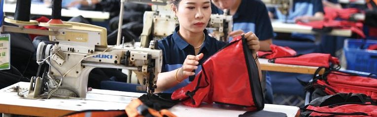 出口箱包加工厂,嘉兴零箱包有限公司经营范围为制造加工箱包