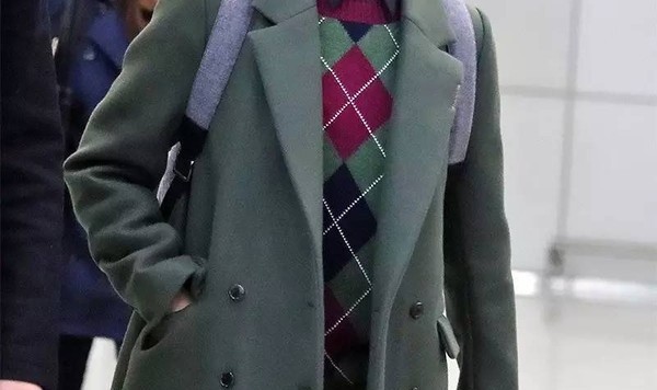 李宇春 是时候来点圣诞装扮了!