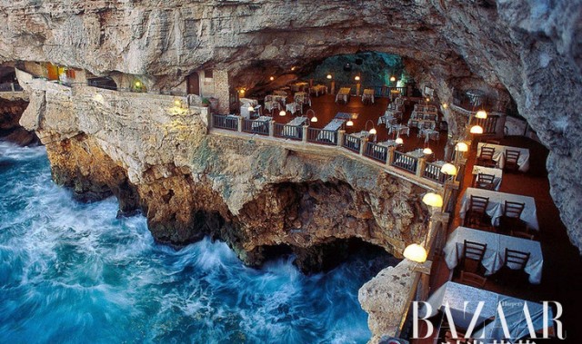 在最惊艳的美景中就餐，意大利建在海岸洞穴中的餐厅