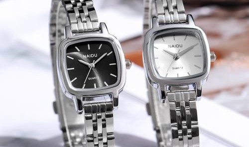 年薪40万，年龄40岁的女性，适合戴什么手表？