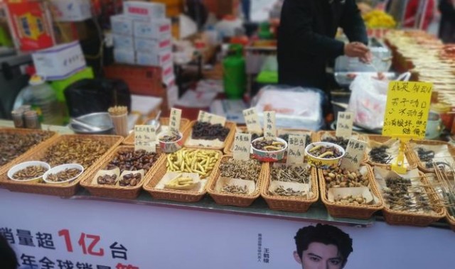 地摊10大快消品,宜陈列的商家有哪些?