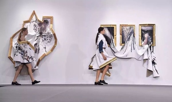 25年后,“时装艺术家”Viktor & Rolf依旧在坚守什么?