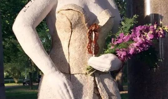 用树叶“种”出来的婚纱，你会穿吗？