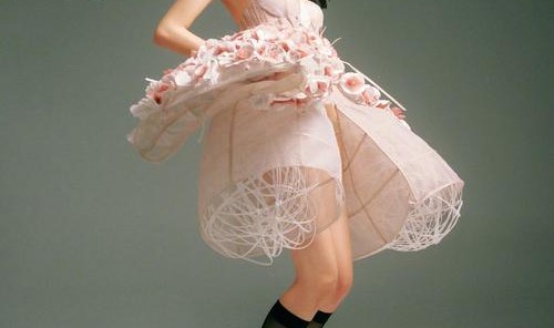 时尚芭莎90秒|一直没去成的秀场,原来就在手机里!