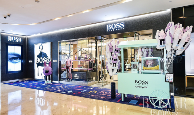 BOSS南京德基店铺重装开业,众明星身着BOSSxJeremyville假日系列现身开幕活动