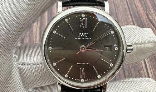 万国波涛菲诺男士机械腕表，精致持久逐渐成为上流人士的最爱