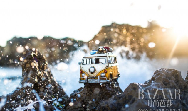 带着迷你小车周游世界,还有比这更萌的事情吗?!