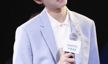 Swatch x 王俊凯联合设计腕表首发！