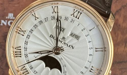 为职业装锦上添花 推荐五款适合白领的正装腕表