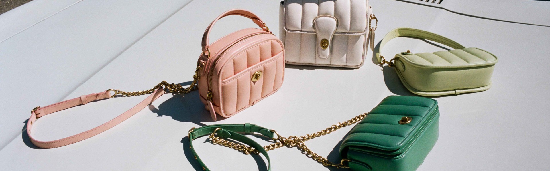 Coach发布2021早秋高级服饰系列广告大片