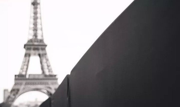 巴黎铁塔下，Saint Laurent，宋茜和你有一场盛大的约会！