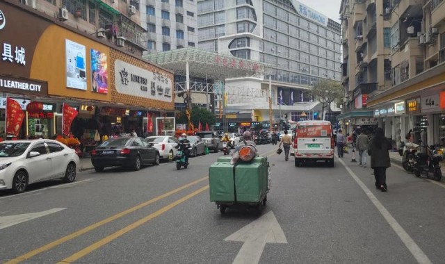 广州箱包市场,狮岭皮革城在广东省你可以找到箱包批发的地方