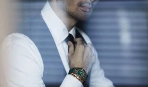 青铜表：属于硬汉的一抹“绿”