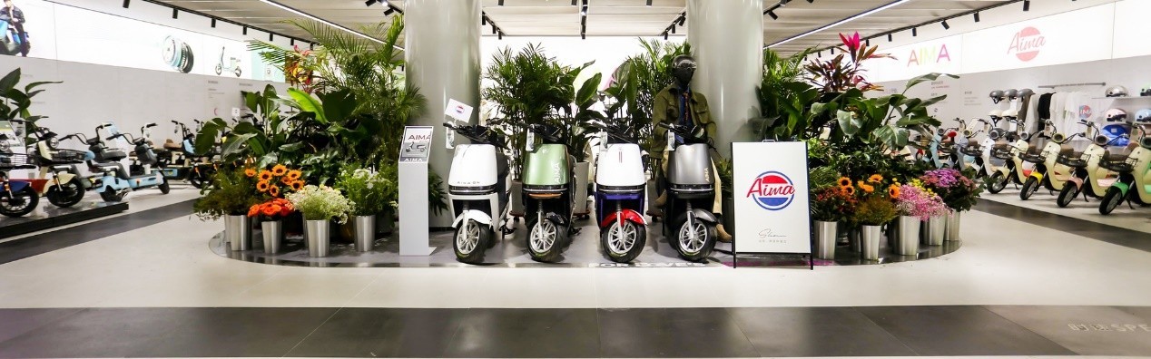 颜值即正义! 爱玛摩登复古风打破色彩边界,为用户带来时尚骑行生活!