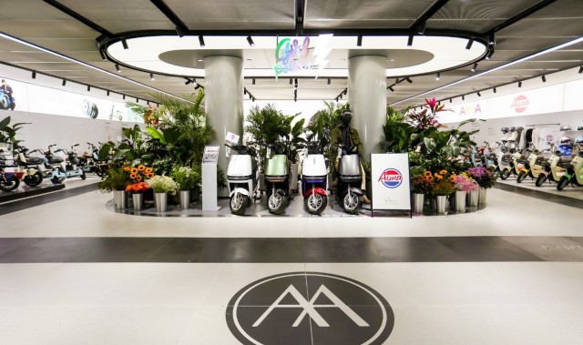 颜值即正义！ 爱玛摩登复古风打破色彩边界，为用户带来时尚骑行生活！