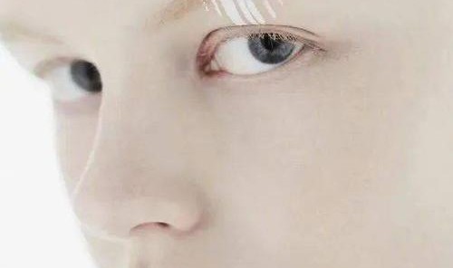 半张脸社交时代，眼下发黑暴露了你的疲态！