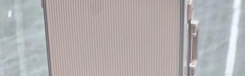 上海箱包工厂,酒王牧箱包上海店铺：用料上乘价格极高