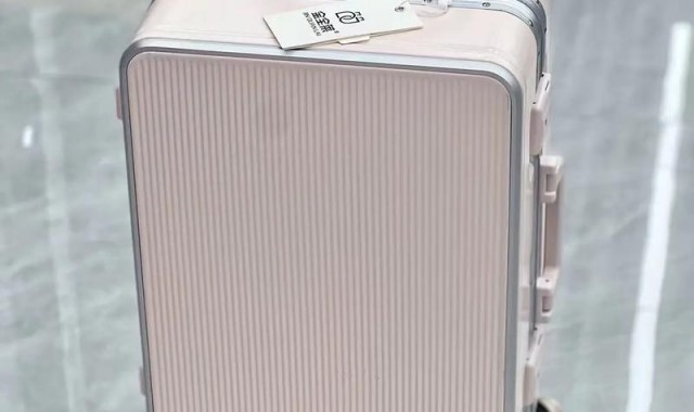 上海箱包工厂,酒王牧箱包上海店铺:用料上乘价格极高