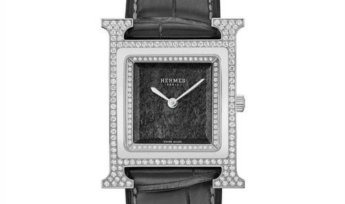 用一个字母来捕捉时光，爱马仕Heure H精钢或玫瑰金镶钻腕表