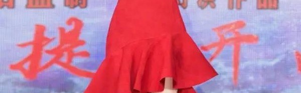 可怕了~ 杨幂的衣橱整个夏天都被T恤承包,还只玩扎进裤腰这一招!