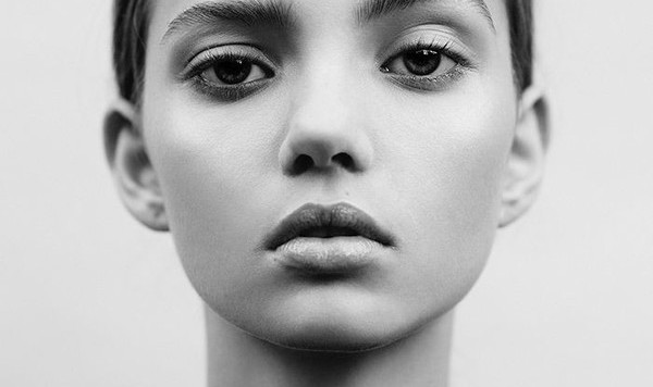 化妆迷 ｜ 影响颜值巅峰的不是刘海，而是露出额头后的……