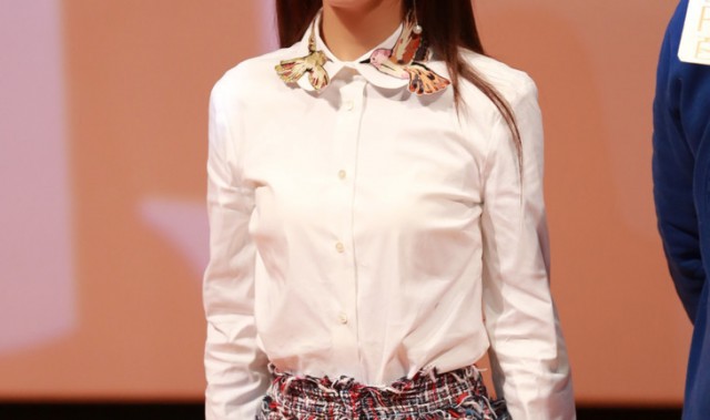 刮起一阵关于春天的衬衫风，谢娜、赵丽颖教你如何百穿不腻！