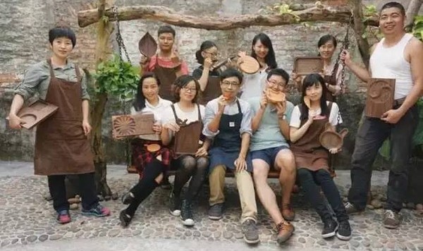 “中毒太深”，他离职世界五百强，山中当木匠