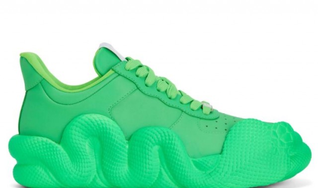 Giuseppe Zanotti 携手 DeadFellazNFTs开启元宇宙时装周