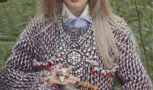 19岁,身高159cm,也敢自称越南宋慧乔?