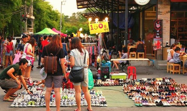去赶集吧!这是接近曼谷在地生活的最快方式~