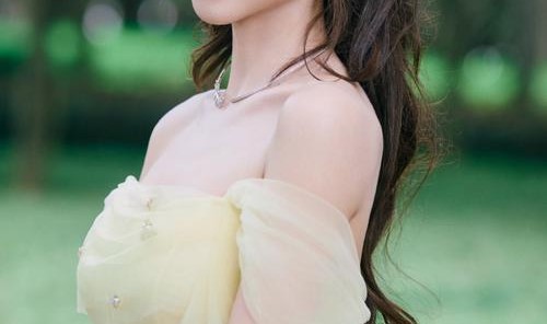 被称作“雨林精灵”的00后小花李宛妲,真的很宝藏!