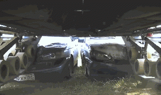 宾利车改装履带,挑战300公里时速曝光,到底啥画风？