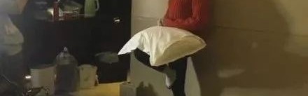 江疏影兼职自己的打光师，这个能一秒美白的招谁学谁喊妙！