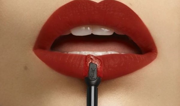 牙齿不白，涂什么口红都白搭！