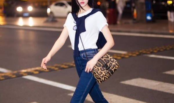 范冰冰少女王菲帅气,Givenchy给每人送了一件战衣!【芭瞎时装周】