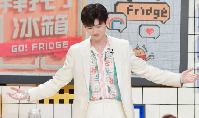 一个冷知识：白敬亭腰围竟然比雷佳音头围还要小？