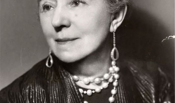 难道只有昆凌能为女儿设计衣服?她因为女儿创立了Lanvin!