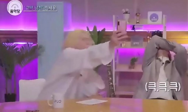 请这位男偶像远离粉丝的生活