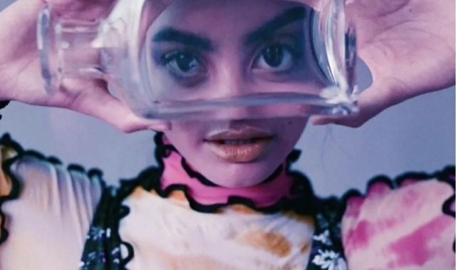 你和女团的差距,就差了这件薄纱打底衣!