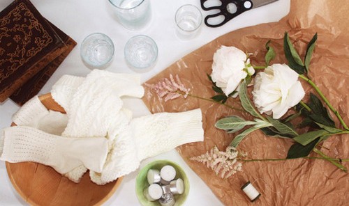 利用复古白袜子DIY纯美花瓶套