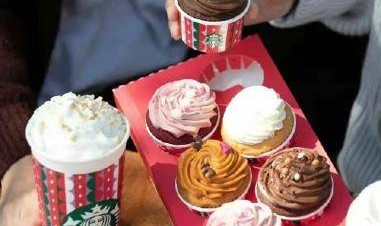 星巴克红杯回归！圣诞限定特饮隆重上市 时尚氛围感满分