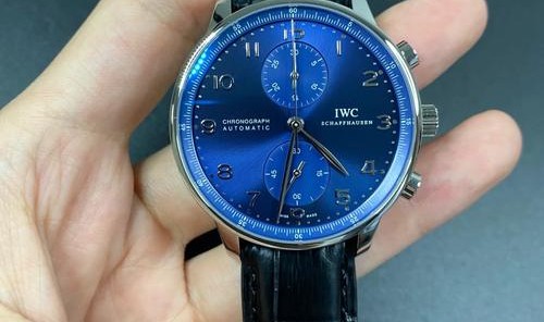 演绎新经典深海之蓝 先锋之冕，IWC万国表以蓝色葡萄牙系列腕表