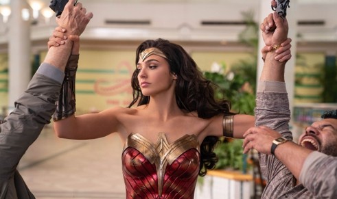 性别女，爱上超级英雄是我的宿命