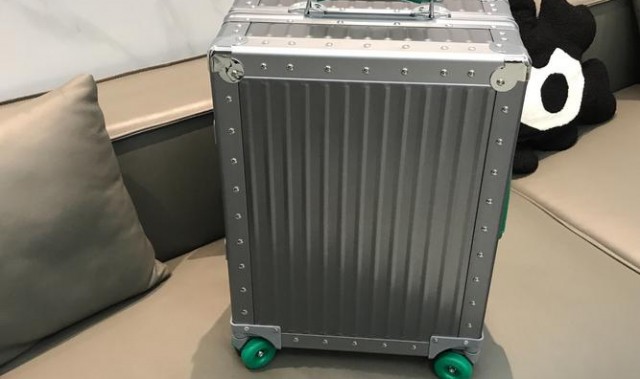 合金拉杆箱是什么材质,al-mg合金比一般的行李箱贵一些