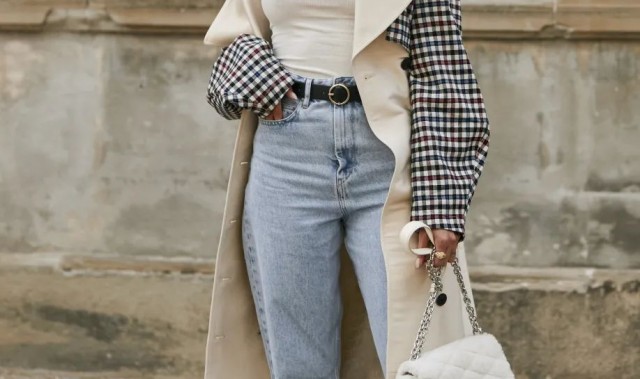 想把手伸进欧阳娜娜的毛绒包里!