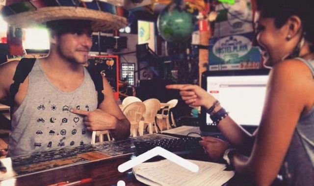 这件神奇的T恤能让你旅行时不懂语言也能交流