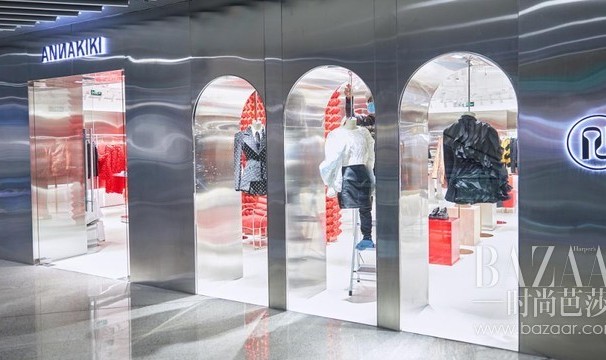 新锐时装品牌ANNAKIKI惊艳北京侨福芳草地